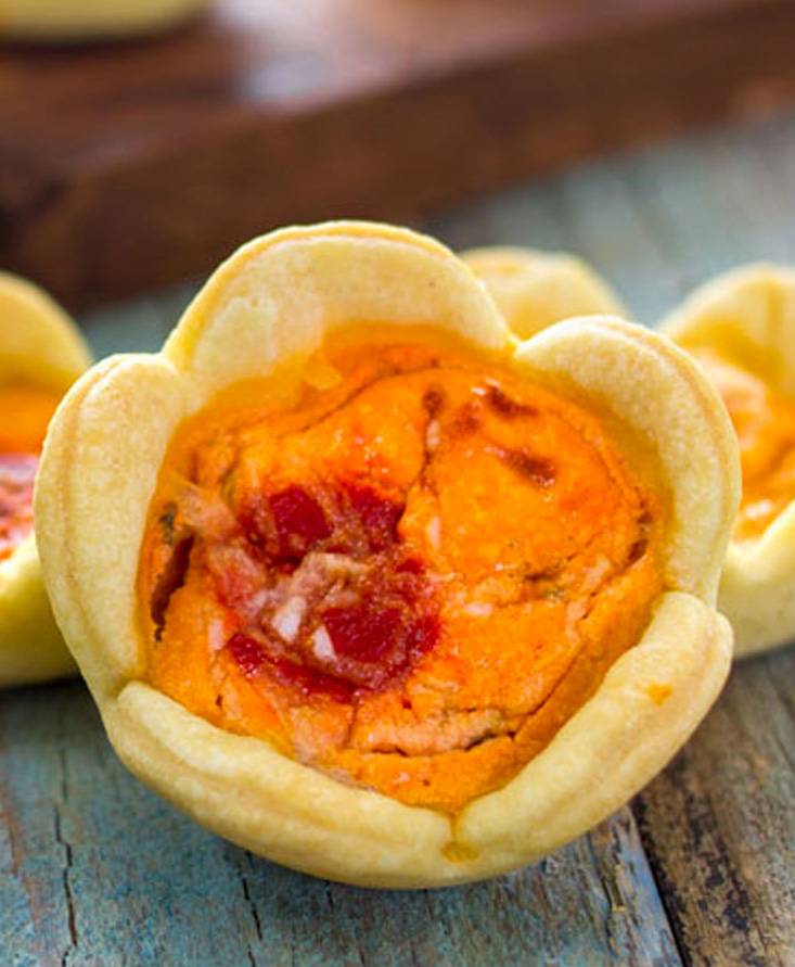 Pomìto Blumen mit Ricotta-Creme