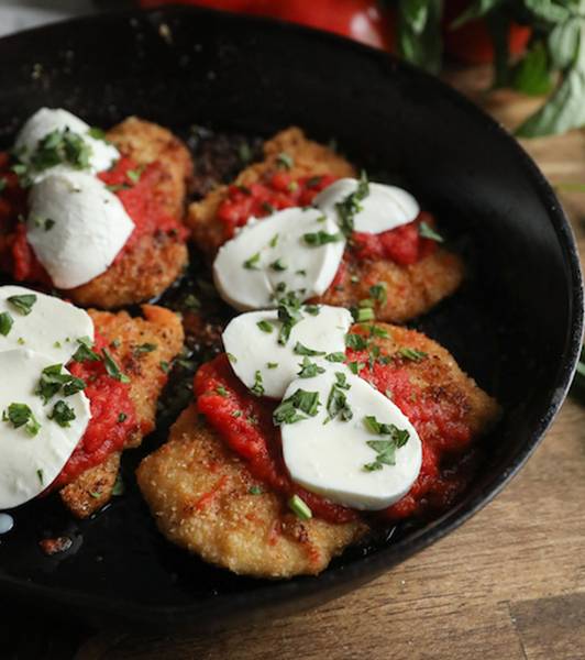 Keto-Hühnchen mit Parmesan