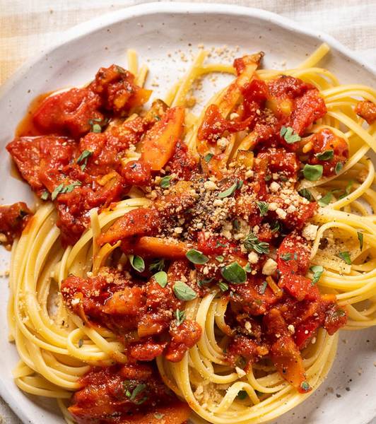 Tomaten-Ratatouille mit Linguini