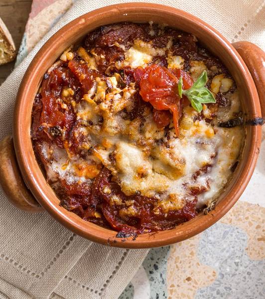 ÜBERBACKENE TOMATEN-ZWIEBELSUPPE